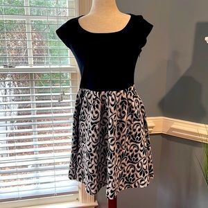 Freeway medium black and cream skater style dress